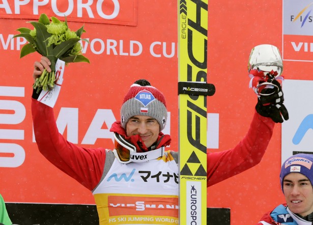 PŚ w skokach: Kamil Stoch najlepszy w Sapporo. Maciej Kot tym razem tuż za podium