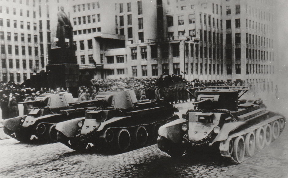 Defilada radziecka w Mińsku, 1939 r. (archiwum autora)