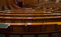 Opozycyjni posłowie ukarani obcięciem diet. Protestowali przeciwko zmianom w węgierskim kodeksie pracy