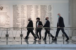 Między śmiechem a mową nienawiści. Meandry języka polityki [WYWIAD]