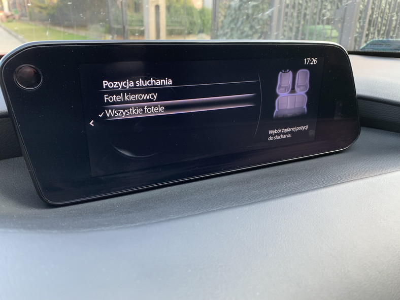 Mazda 3 z systemem MZD Connect i nagłośnieniem Bose