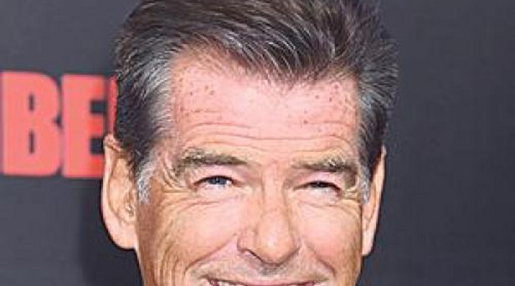 Pierce Brosnan csodaautót vett - Fotó!