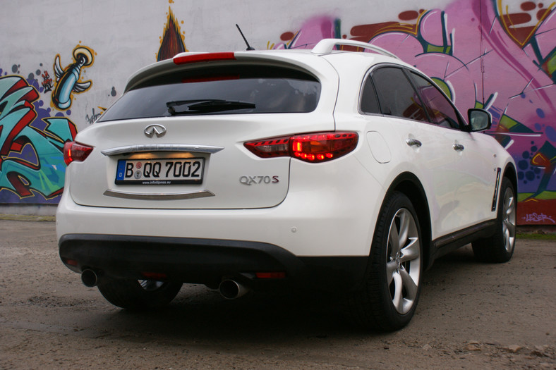 Infiniti QX70 S