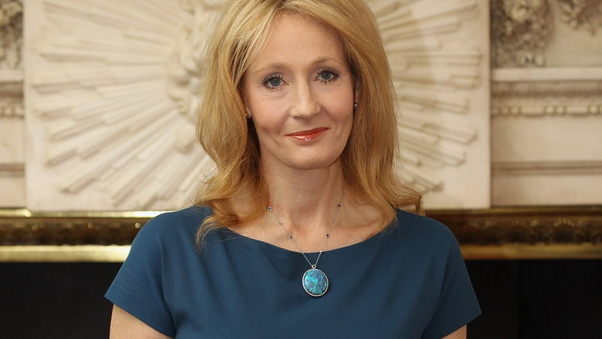 J. K. Rowling jest pierwszą pisarką, która dzięki literaturze została miliarderką. Po zakończeniu sagi o Harrym Potterze nie spoczęła na laurach i cały czas pracuje.