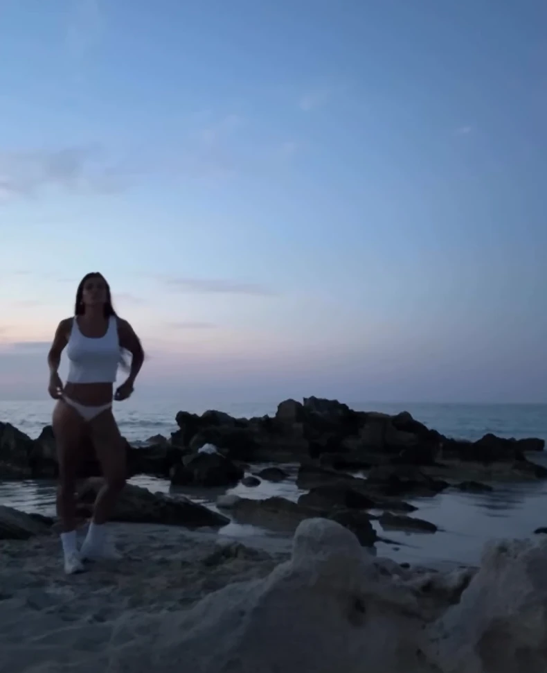 Jovana Đorđević u donjem vešu