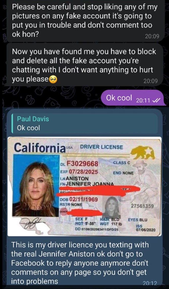 Pol je navodno dobio i vozačku dozvolu Dženifer Aniston