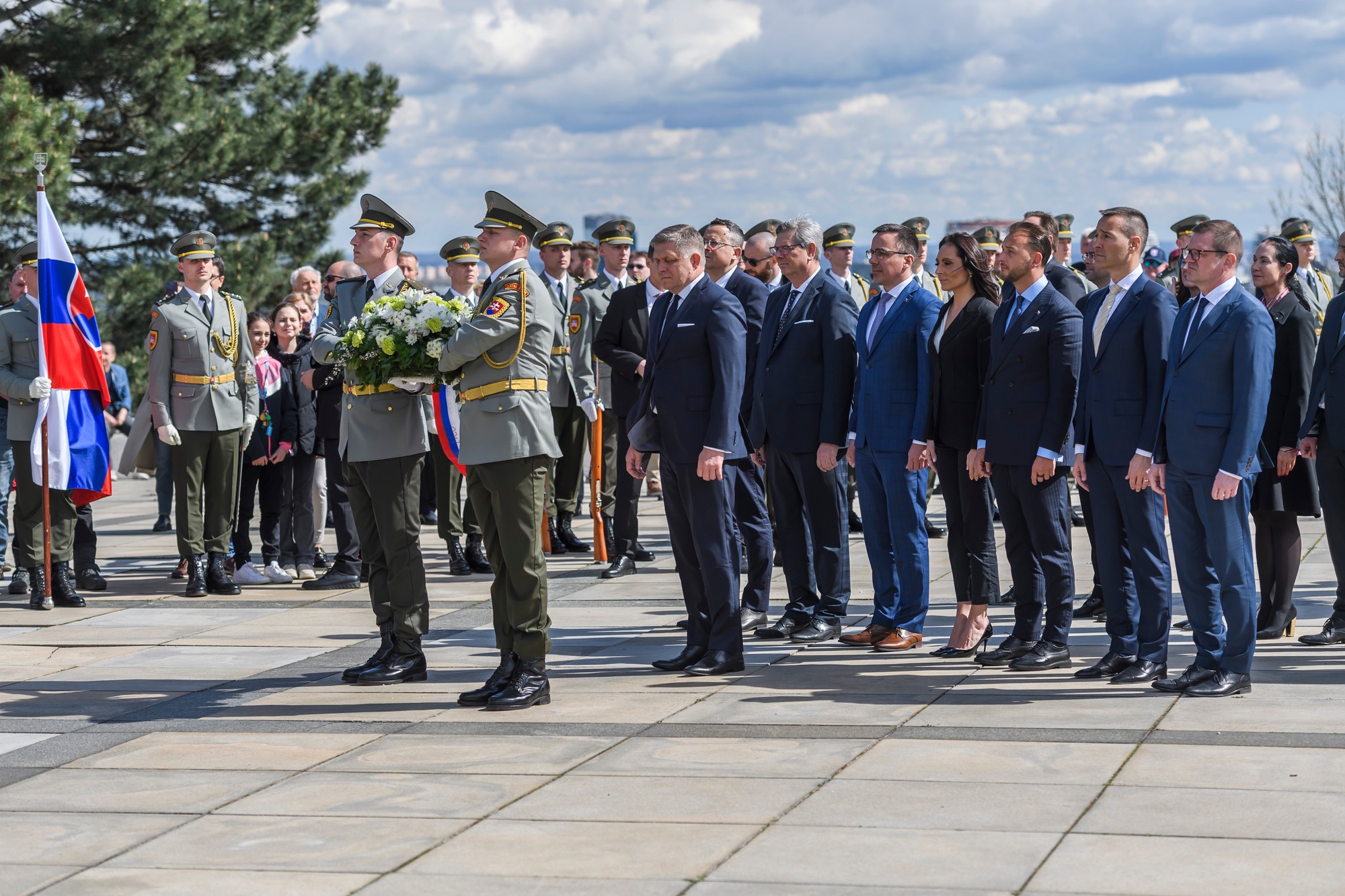 Robert Fico počas 79. výročia oslobodenia Bratislavy na Slavíne.