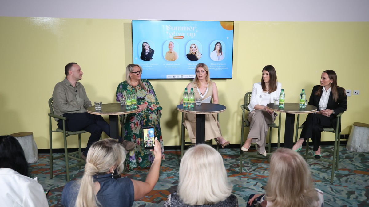 Mama Shelter panel
