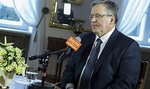 Komorowski: Walą we mnie jak w bęben!