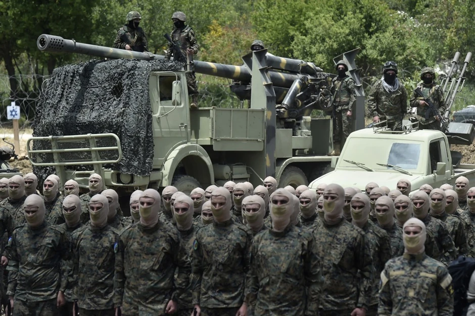 Borci Hezbolaha tokom turneje u jednom od kampova otpora u selu Aramta na jugu Libana 21. maja