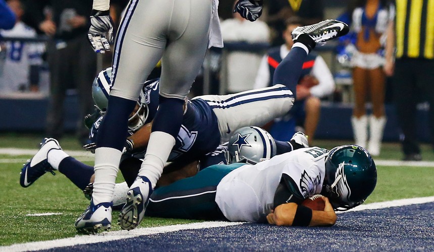 'Pitbull', piękne cheerleaderki, a na boisku starcia gigantów. W lidze NFL nie jest nudno