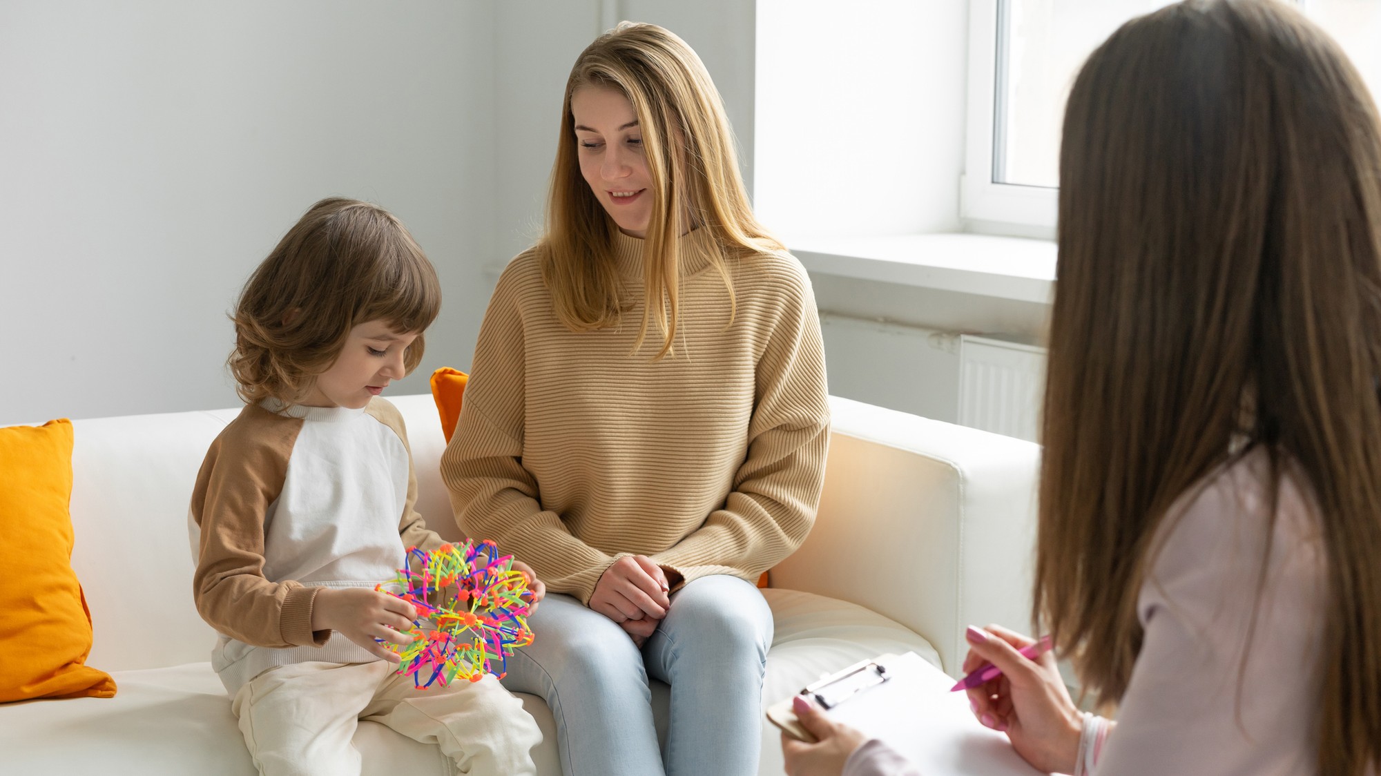 Rodičia pozor, do platnosti vošla novela, ktorá dáva rodičom viac plateného voľna - koho sa to týka a v akých prípadoch?