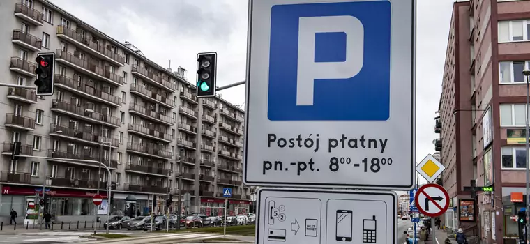 Uważaj, gdzie zostawiasz auto, czyli pułapki na kierowców