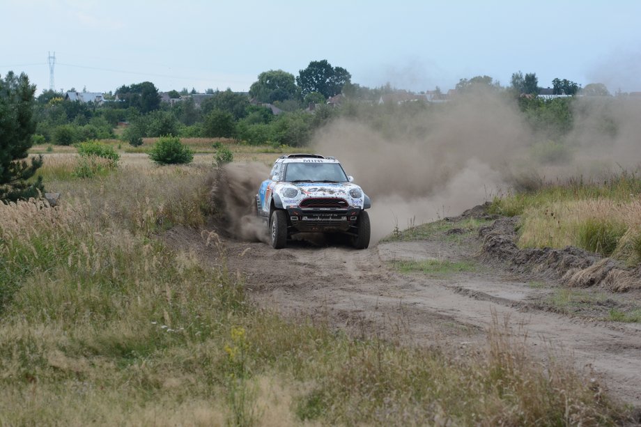 MINI John Cooper Works Rally – ryczący potwór, który spala 80 litrów na "setkę"