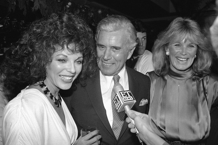 Gwiazdy 'Dynastii': Joan Collins, John Forsythe i Linda Evans w 1982 roku
