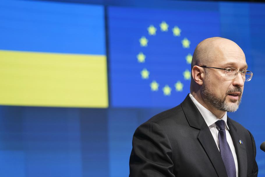 Premier Ukrainy Denys Szmyhal: Wydatki na utrzymanie instytucji państwowych zostaną zmniejszone o 11,6 mld hrn. Niższe pensje dostaną urzędnicy i pracownicy służby cywilnej