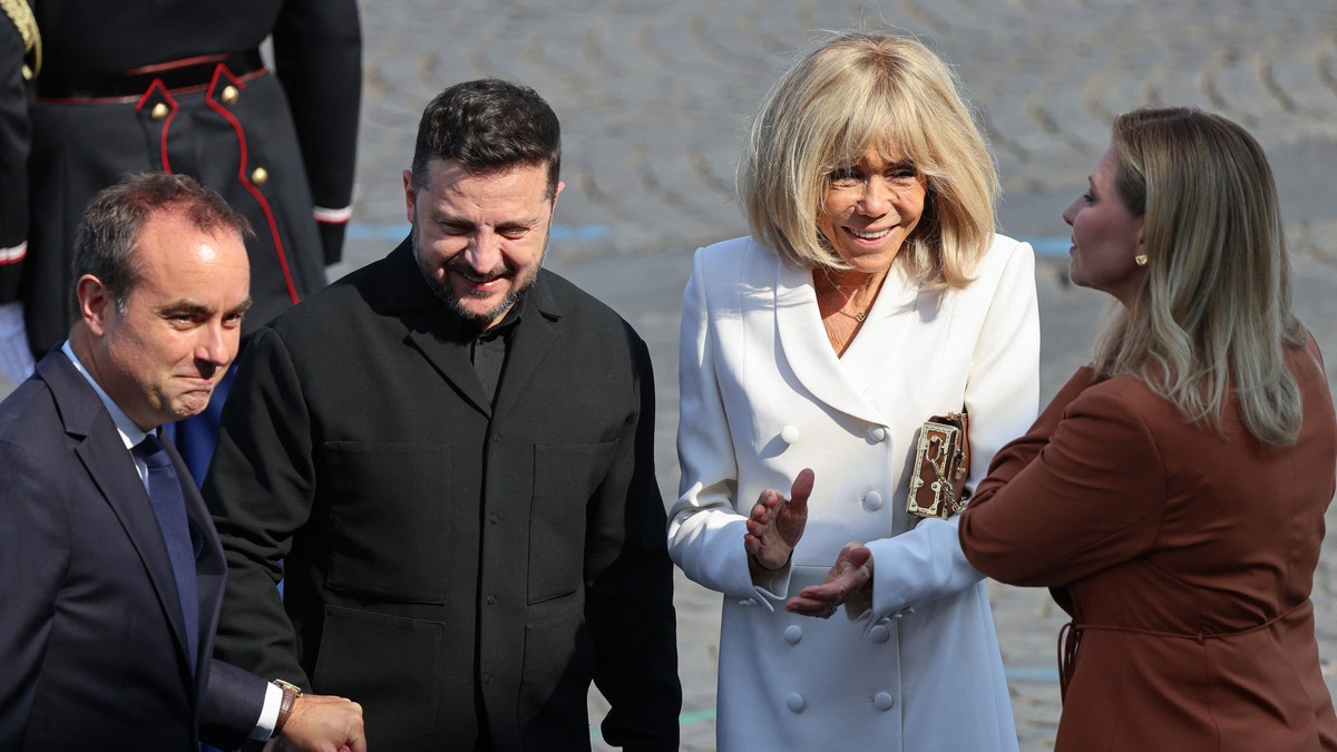 Sebastijan Lekorni, Volodimir Zelenski, Brižit Makron i Olena Zelenski na vojnoj paradi u Francuskoj