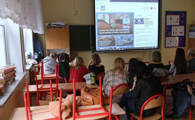 Strajkujący nauczyciele w Szkole Podstawowej nr 86 w Gdańsku