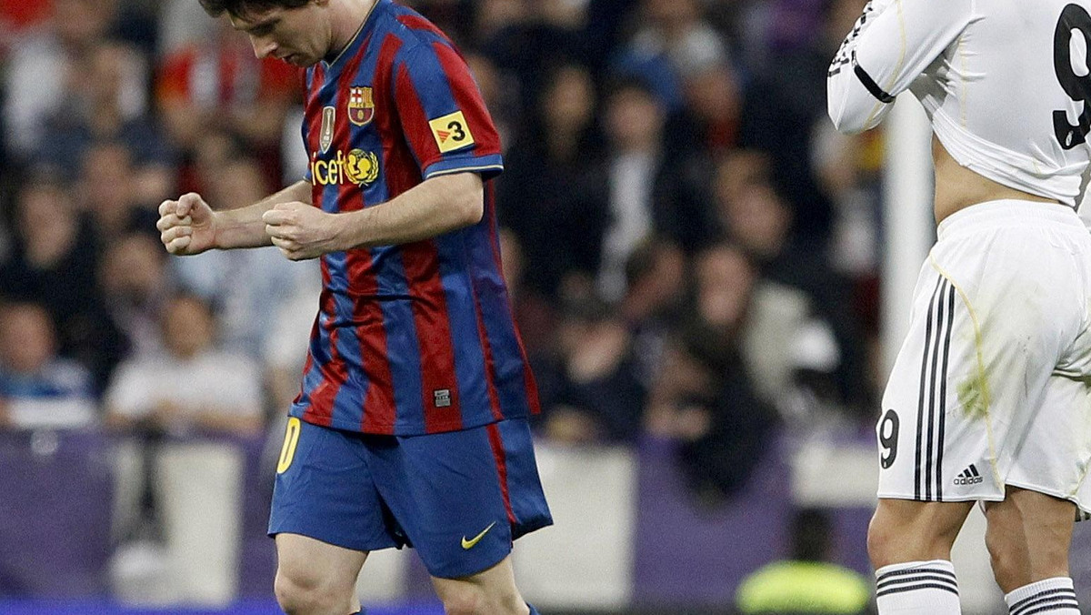 Kibice, którzy w poniedziałkowy wieczór zasiądą na stadionie Camp Nou, a także ci przed telewizorami, najbardziej ostrzą sobie zęby na pojedynek dwóch najlepszych i najdroższych piłkarzy na świecie - Lionela Messiego i Cristiano Ronaldo.
