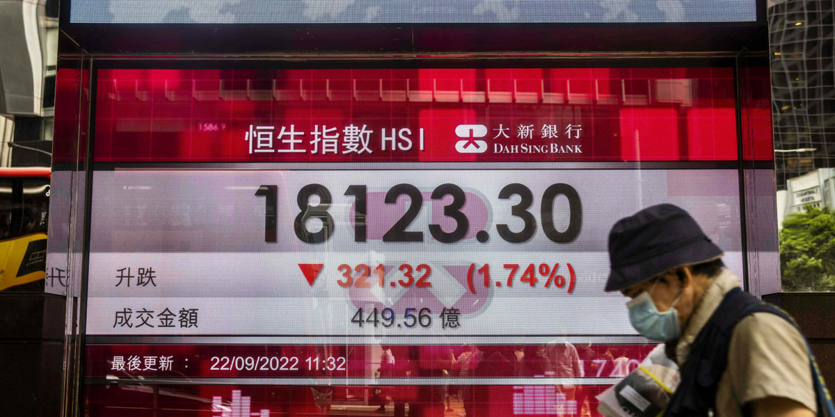 Czerwień zagościła na chińskiej giełdzie. Inwestorzy z niepokojem patrzą w przyszłość.