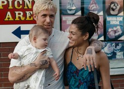 Razem w życiu i na ekranie - Gosling i Mendes w filmie "Drugie oblicze"