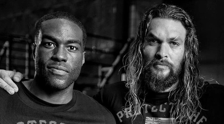 Yahya Abdul-Mateen II és Jason Momoa.