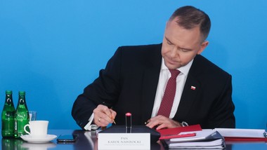 karol nawrocki chce większych pieniędzy na ochronę zdrowia. podpisał r