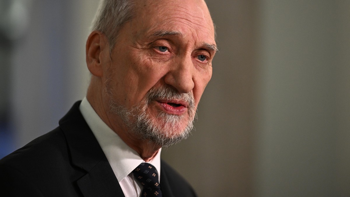 Antoni Macierewicz musi przeprosić Donalda Tuska. Znamy treść przeprosin