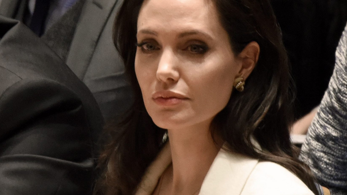 Angelina Jolie wezwała społeczność międzynarodową do zapewnienia ochrony uchodźcom z ogarniętej wojną domową Syrii. - To okropne, widzieć jak tysiące uchodźców toną u brzegów najbogatszego kontynentu - powiedziała na forum Rady Bezpieczeństwa ONZ.