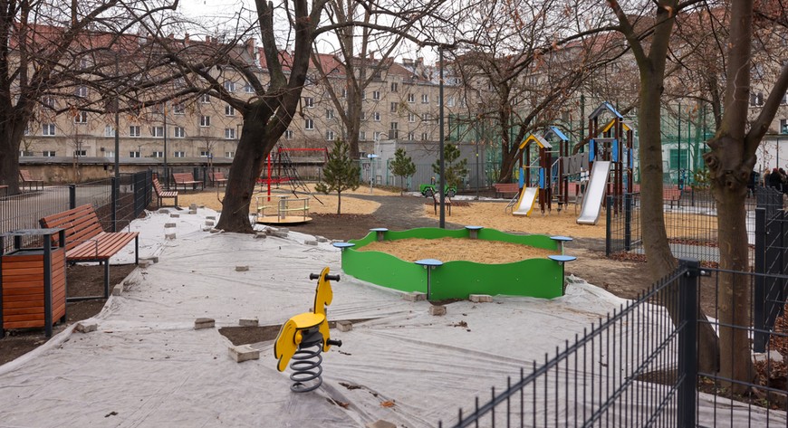 We wnętrzu podwórzowym Jaracza-Orzeszkowej-Wyszyńskiego-Nowowiejska dobiegły właśnie końca kompleksowe prace. 