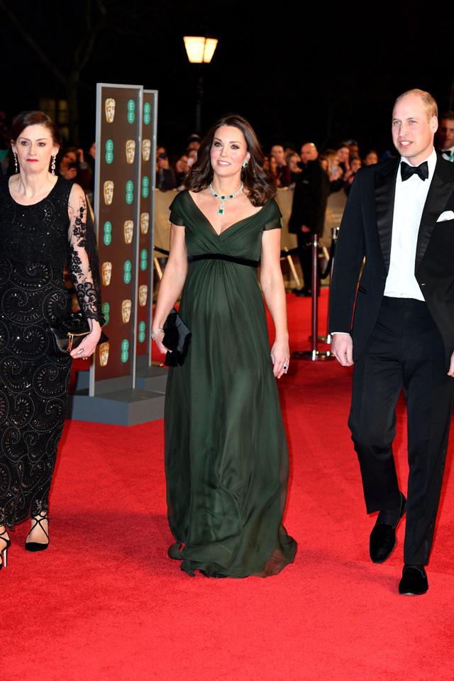 Kate Middleton volt az egyetlen, aki nem feketét viselt a BAFTA gálán -  Glamour