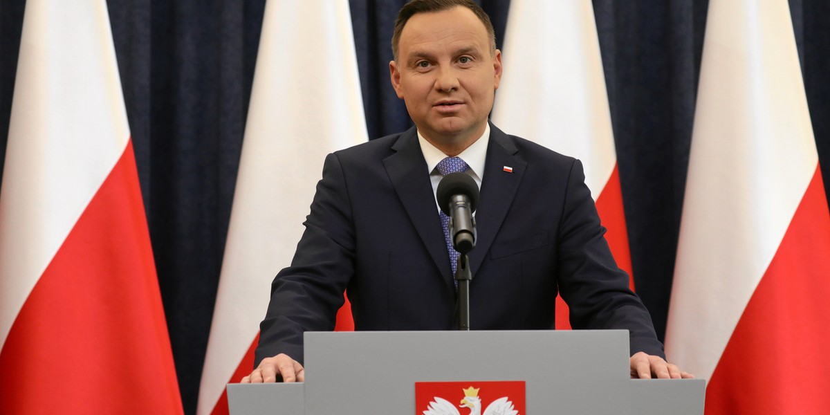 Andrzej Duda podpisał przed kolejnymi wyborami mówi o emeryturach stażowych