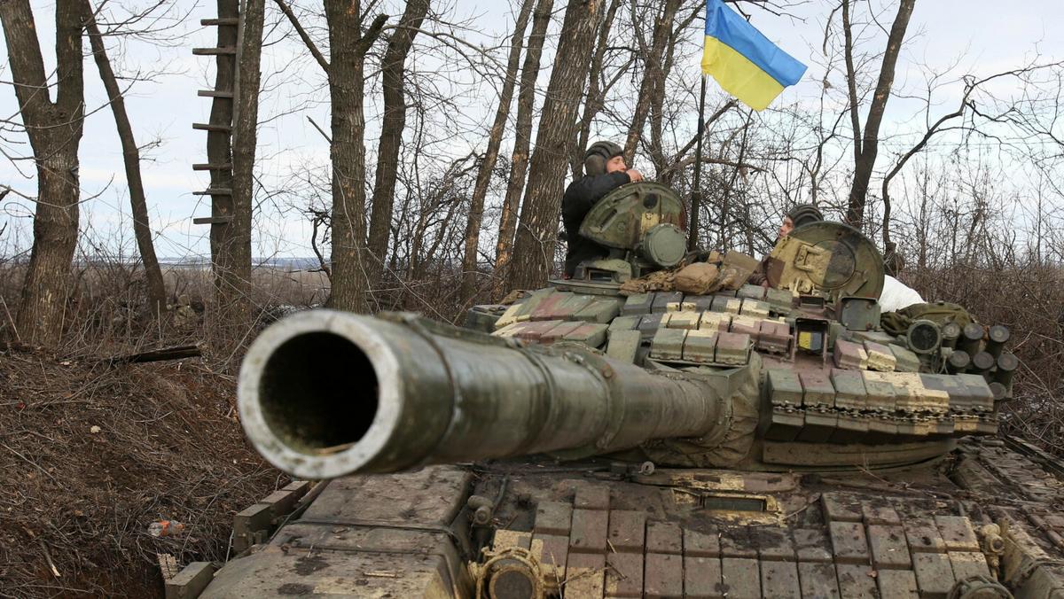 Wojna w Ukrainie. Ukraiński czołg w obwodzie ługańskim