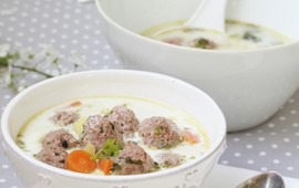 pyszny-obiad-na-czwartek-podajemy-przepis-ty-gotujesz-kremowa-zupa-papieska-z-pulpetami