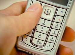 Muzułmanie zagłuszają telefony komórkowe