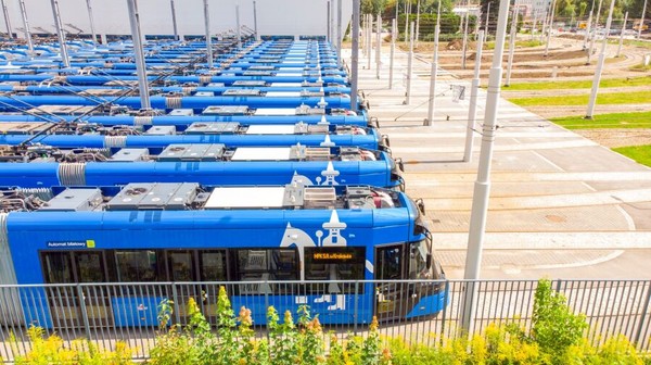 Kraków to aktualnie jedyne miasto w Polsce, po którym kursują wagony o długości ponad 40 metrów. Dzięki przetargowi liczba tych pojazdów jeszcze się zwiększy!