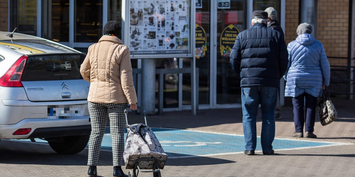 Wracają godziny dla seniorów