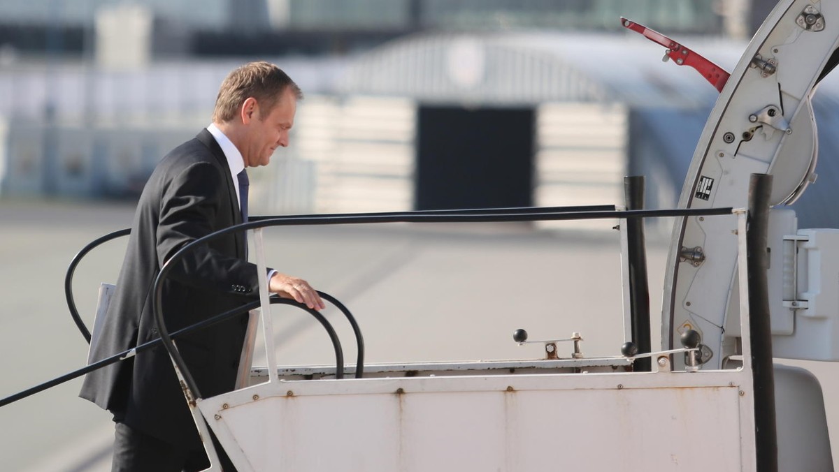 Premier Donald Tusk przybył w środę przed południem do Brukseli, gdzie weźmie udział w jednodniowym szczycie UE. W trakcie czterogodzinnego spotkania przywódcy państw Unii zajmą się problemem wysokich cen energii oraz walką z oszustwami podatkowymi.