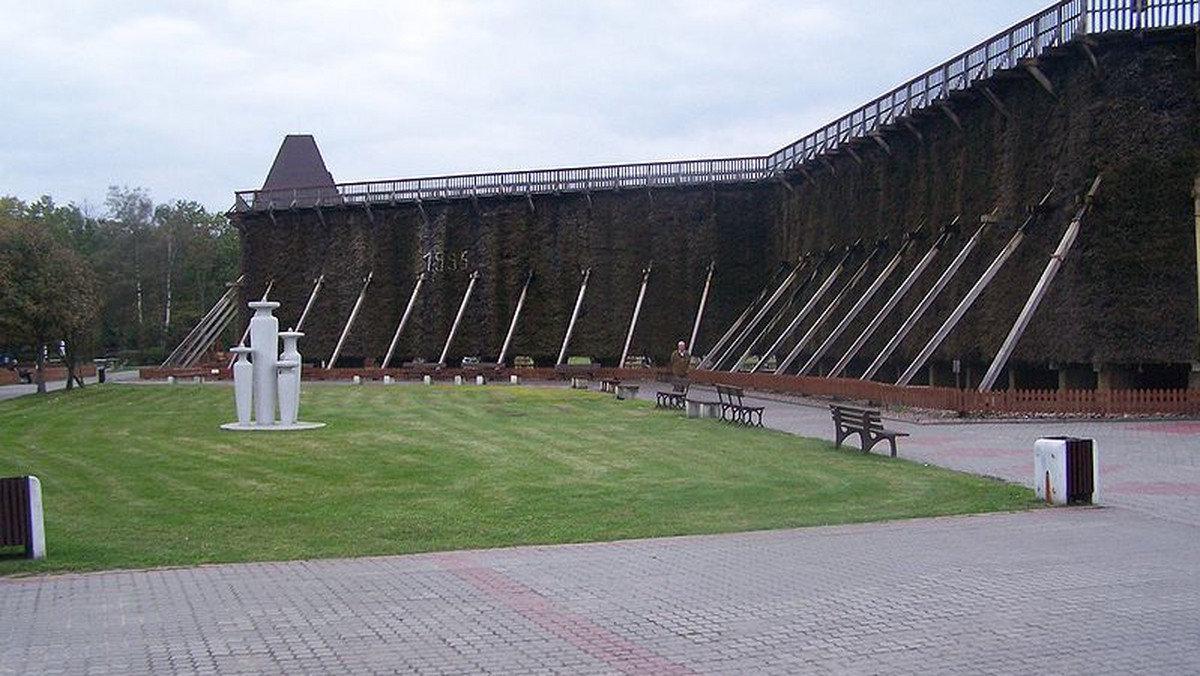 Ślady najstarszych tężni, wykorzystywanych do warzenia soli, odkryli na terenie Inowrocławia naukowcy z Uniwersytetu Adama Mickiewicza w Poznaniu. Wykopaliska wskazują, że najstarsze znane tego typu budowle działały w tym miejscu w II-IV w.