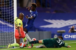 Manchester City przegrał z Chelsea. Liverpool po 30 latach mistrzem Anglii