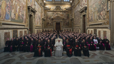 Włoski dziennikarz twierdzi, że Watykan nie kontroluje własnych finansów