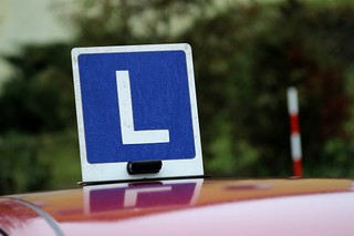 Kursy prawa jazdy na kat. B z osobą towarzyszącą. Resort planuje zmiany w systemie szkolenia kierowców