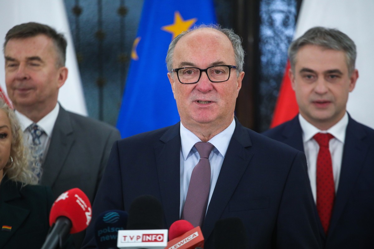 Wicemarszałek Sejmu Włodzimierz Czarzasty wicepremier, minister cyfryzacji Krzysztof Gawkowski oraz minister nauki Dariusz Wieczorek
