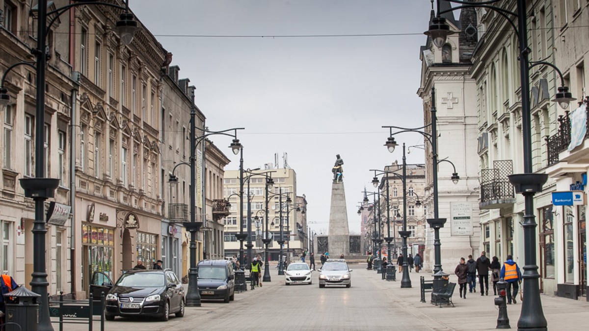 Jeszcze w tym roku rozpoczną się kompleksowe remonty pierwszych ze 172 budynków w Łodzi przeznaczonych do rewitalizacji. Po ukończeniu inwestycji w mieście powstanie ok. tysiąc nowych mieszkań, a także lokale biurowe, użytkowe, pracownie artystyczne, świetlice.