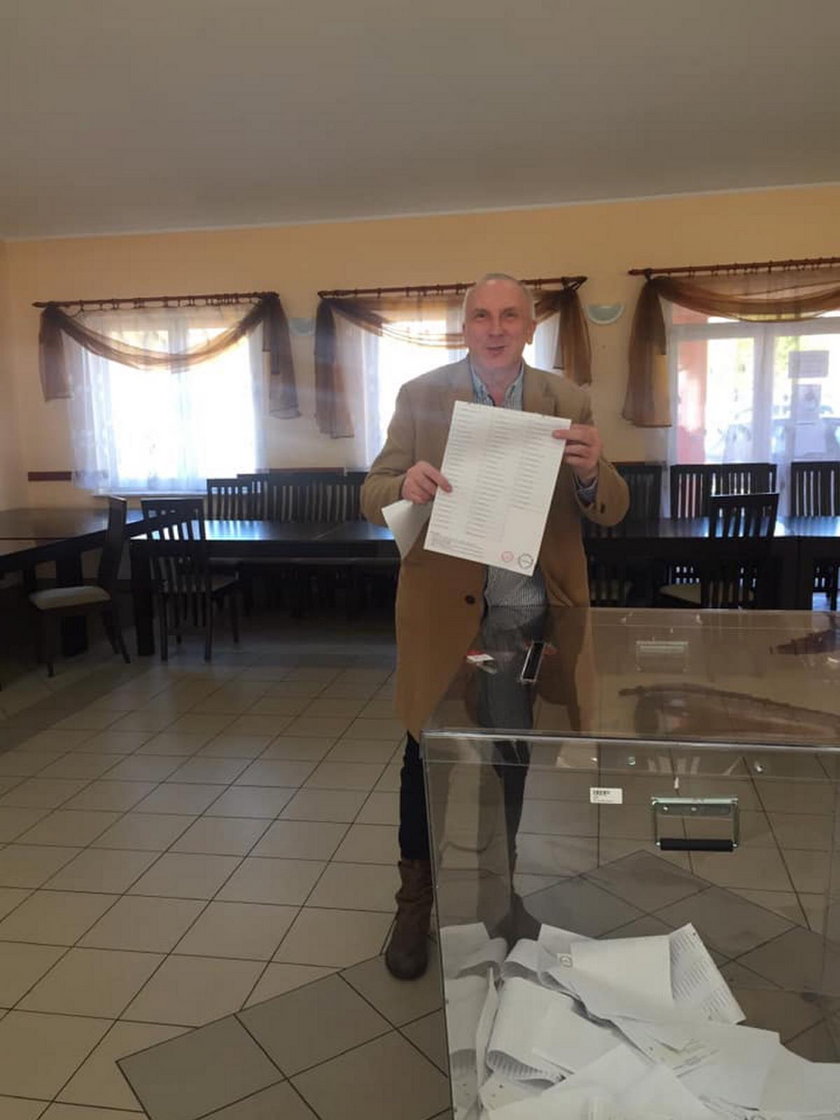 Zniknęły głosy w komisji wyborczej w Kawęczynie? Polityk protestuje