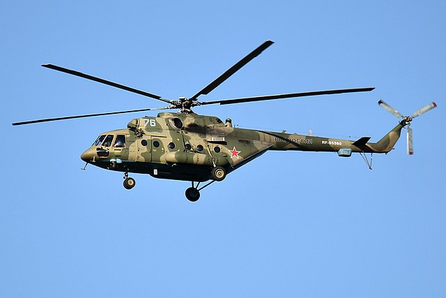 Śmigłowiec Mi-8 w barwach rosyjskiego lotnictwa