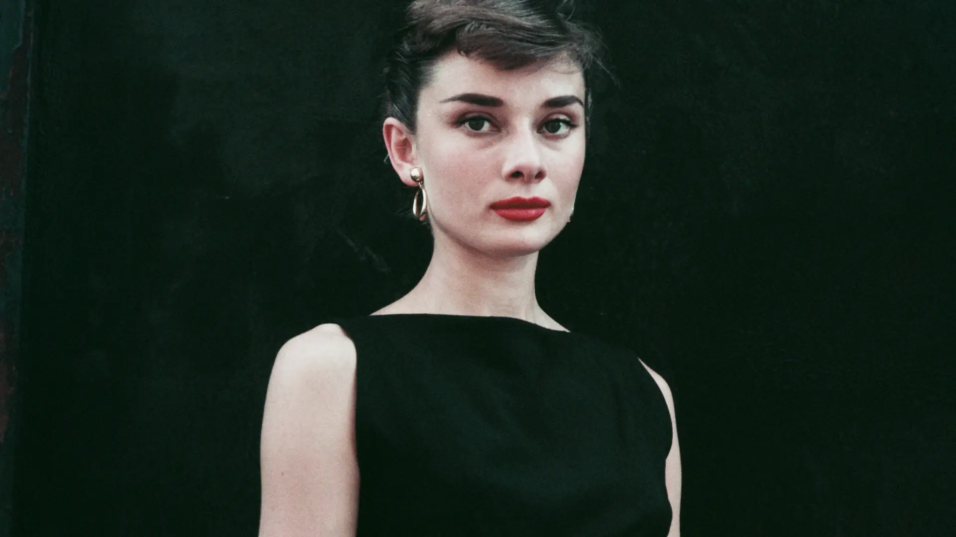 To cud, że Audrey Hepburn przetrwała II wojnę światową. "Zimę głodową" przeżyła, jedząc cebulki tulipanów 