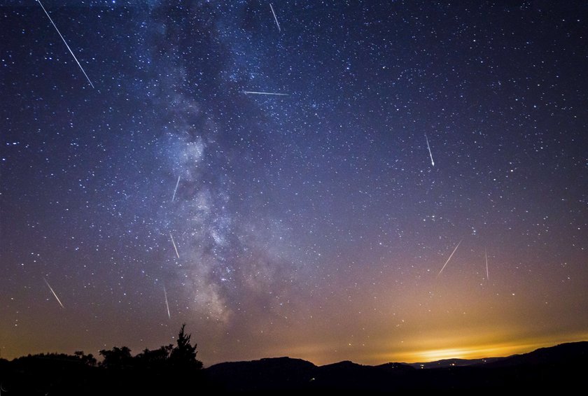 Zobacz rój Perseidów