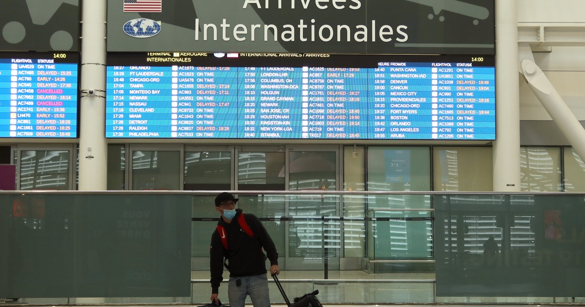 The internet is roasting a Toronto airport CEO for boasting that on ...