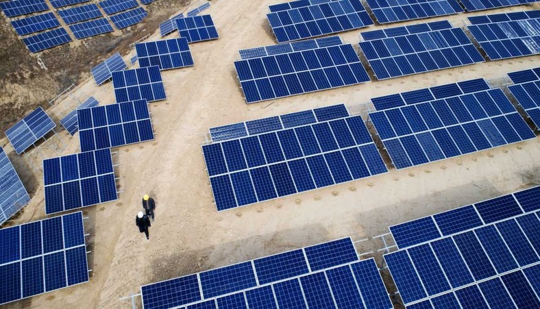 We wsi Huojiaping w północno-zachodniej części Chin powstała elektrownia fotowoltaiczna